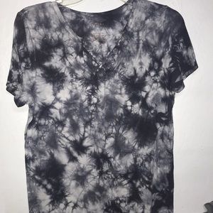gray and white tie dye cross neck tee